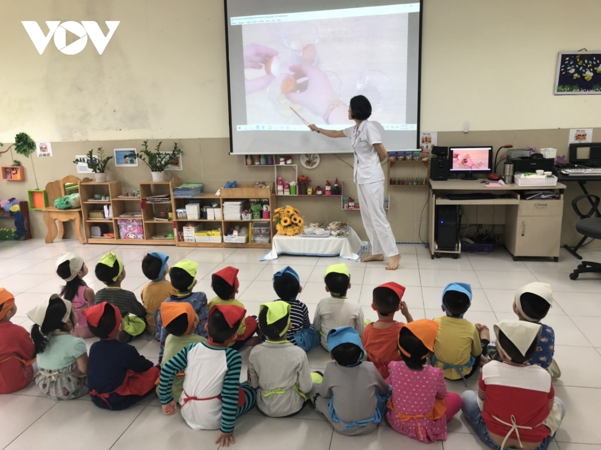 Nghịch lý: Hàng trăm chỉ tiêu biên chế giáo viên mầm non, nhưng thiếu người thi - 1