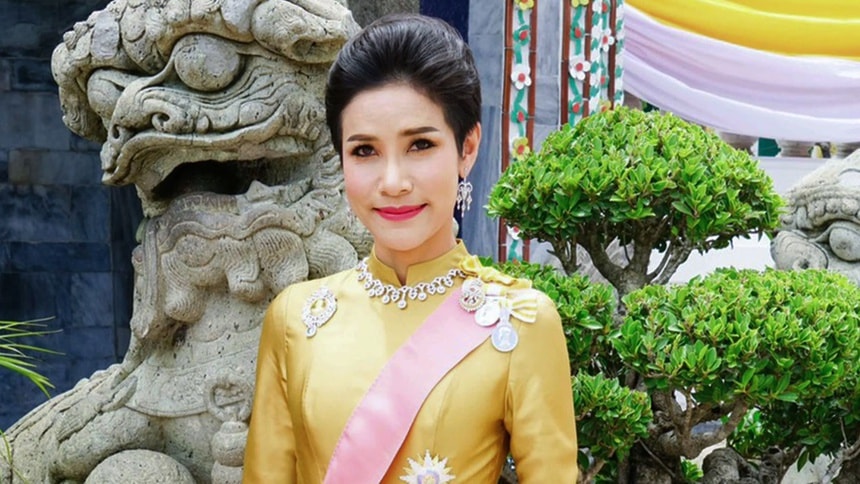 Sóng gió hoàng cung Thái Lan ngày quý phi Sineenat trở lại - 1
