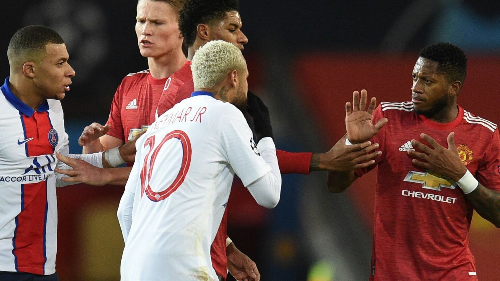 HLV Solskjaer: 'Man Utd đáng ra phải thắng PSG' - 2