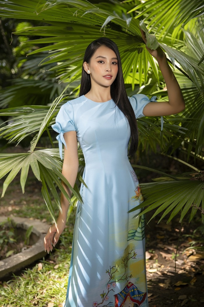 Hoa hậu Tiểu Vy đẹp tinh khôi với áo dài truyền thống - 7
