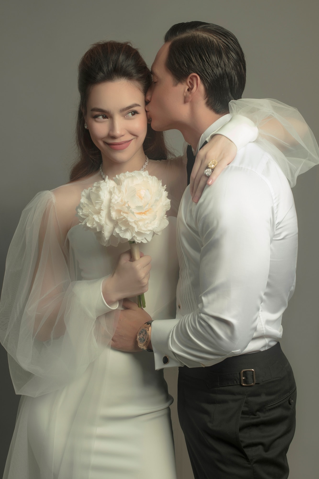 Hồ Ngọc Hà khoe ảnh đi biển cùng chồng con - 8