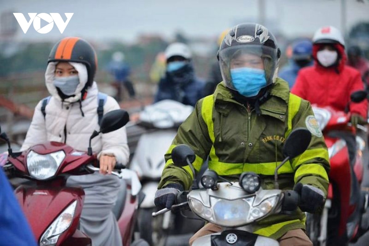 Hà Nội tiếp tục đón gió mùa đông bắc, sáng và đêm trời rét.
