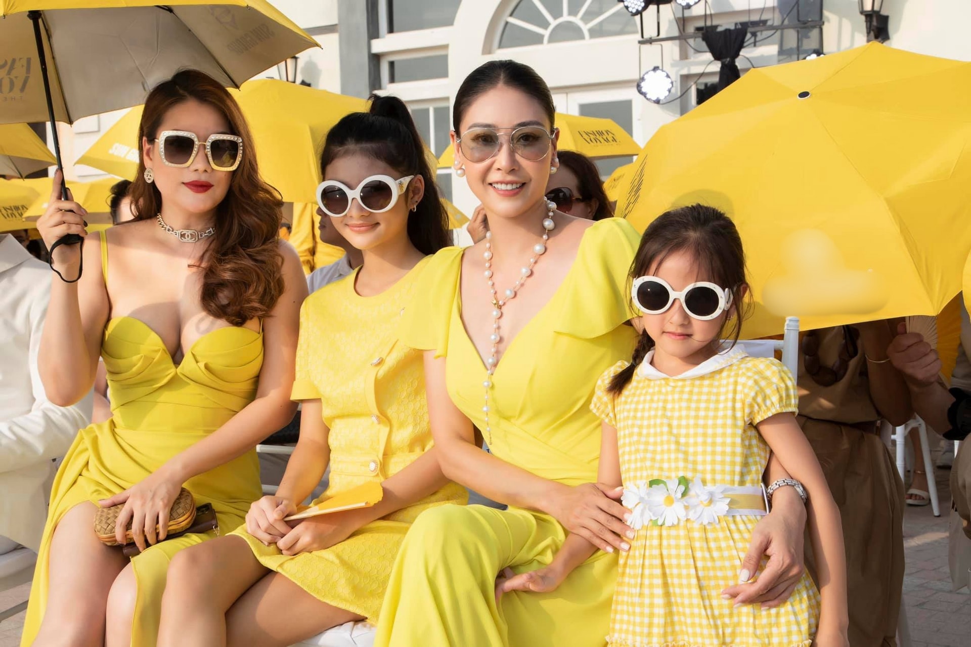 Con gái 5 tuổi của Hoa hậu Hà Kiều Anh xinh như thiên thần - 14