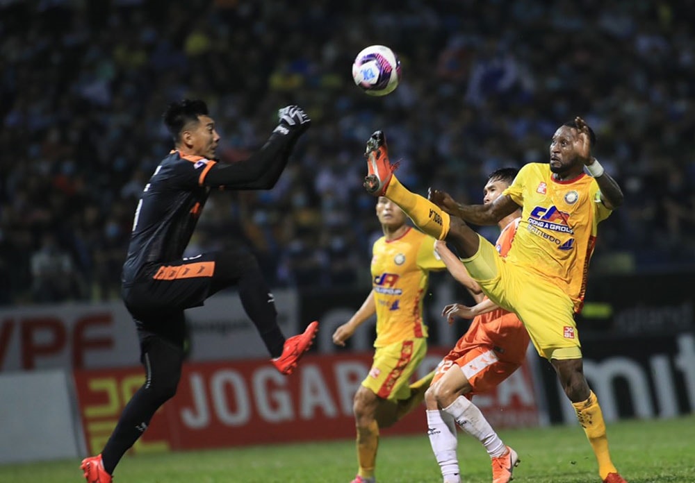 Hoàng Vũ Samson: CLB Thanh Hóa không trả lương, tôi sẽ kiện lên FIFA - 2